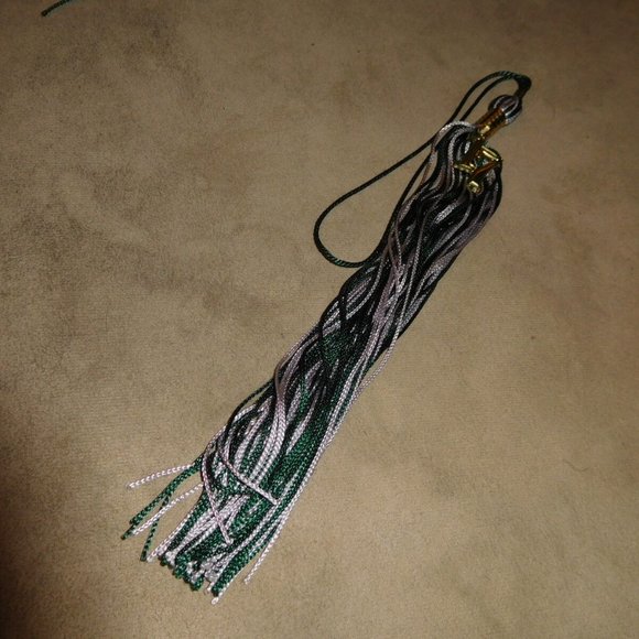 2017 MOTAR BOARD TASSLE GRADUATION GREEN SILVER TASSEL TASSLE - Picture 1 of 2